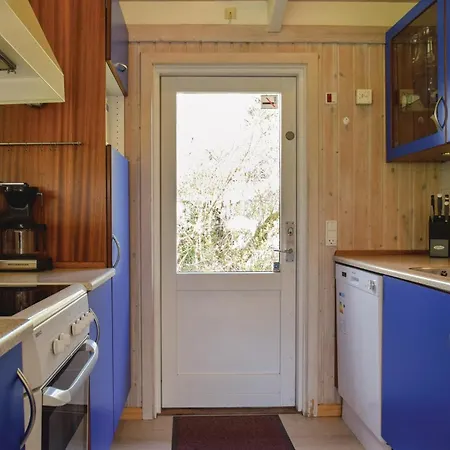 Holiday home 4 Bedroom Beautiful In Tranekaer Skattebolle