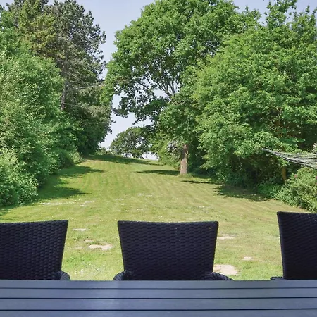 4 Bedroom Beautiful In Tranekaer Skattebolle