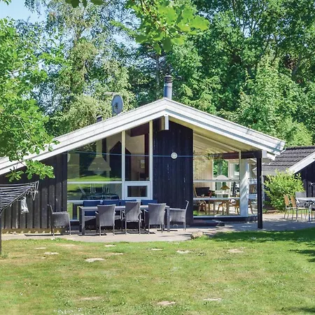 4 Bedroom Beautiful In Tranekaer * Skattebolle